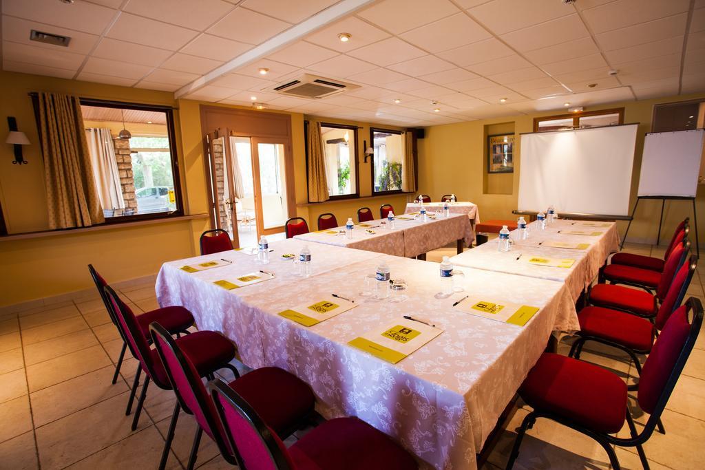 Logis Vignes Blanches*** Hotel Cosy Et Restaurant De Terroir Beaucaire  Kültér fotó